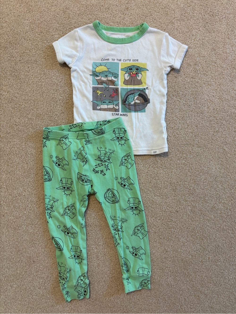GAP Star Wars The Child (Grogu) White & Green Pajama Set Size 2T